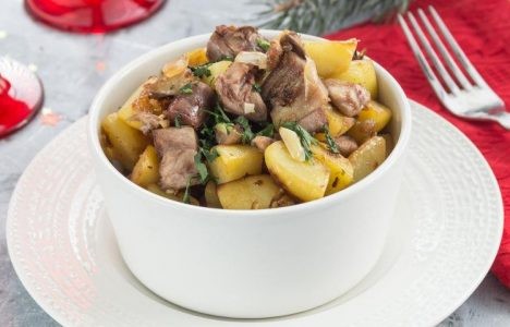 Жаркое из индейки с картошкой